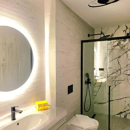 De Luxe Palace Al Nera 2 Swimming Pools At Sea 别墅 特罗吉尔