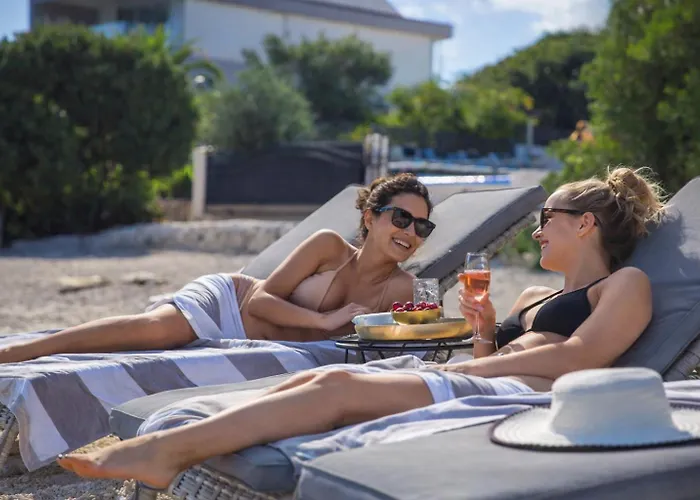 De Luxe Palace Al Nera 2 Swimming Pools At Sea Trogir