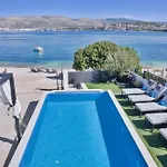De Luxe Palace Al Nera 2 Swimming Pools At Sea *