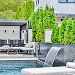 فيلة De Luxe Palace Al Nera 2 Swimming Pools At Sea *