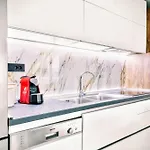 De Luxe Palace Al Nera 2 Swimming Pools At Sea تروغير