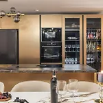 De Luxe Palace Al Nera 2 Swimming Pools At Sea فيلة تروغير