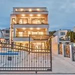 فيلة De Luxe Palace Al Nera 2 Swimming Pools At Sea تروغير