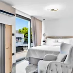 فيلة De Luxe Palace Al Nera 2 Swimming Pools At Sea *