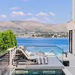 De Luxe Palace Al Nera 2 Swimming Pools At Sea * تروغير