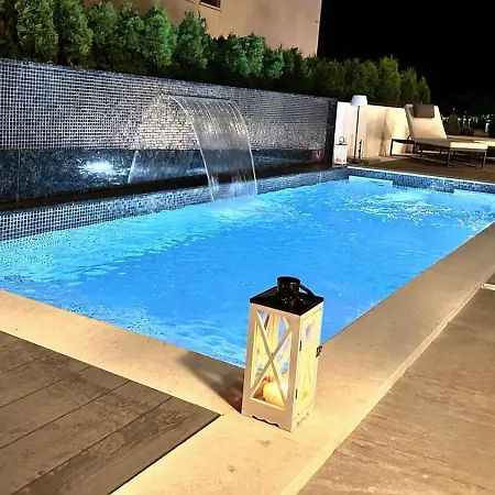 Villa Palace Al Nera
