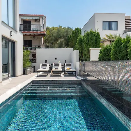 Villa Palace Al Nera *