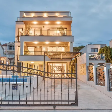 Villa Palace Al Nera Seafront 2 Pools Trogir