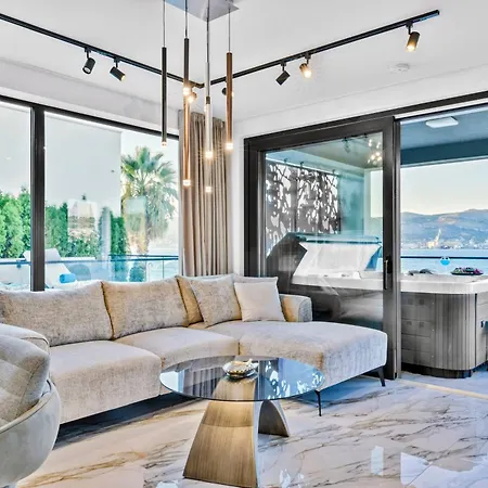 Deluxe Villa Palace Nera Seafront 2 Pools & Spa * Trogir