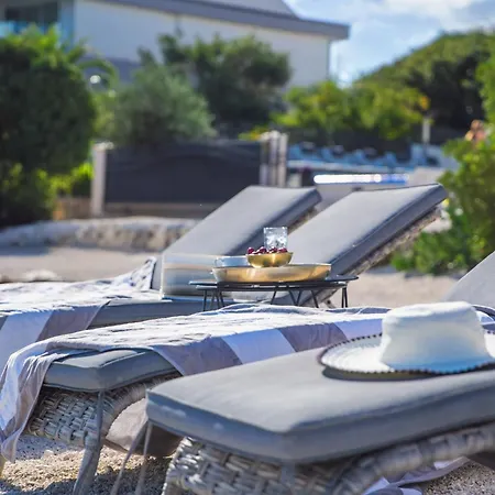 Deluxe Villa Palace Nera Seafront 2 Pools & Spa * Trogir