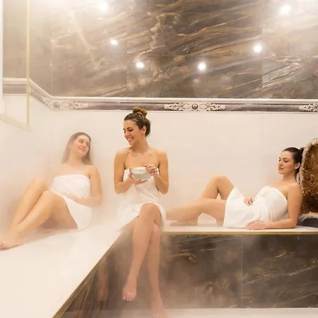 Deluxe Villa Palace Nera Seafront 2 Pools & Spa Villa Trogir