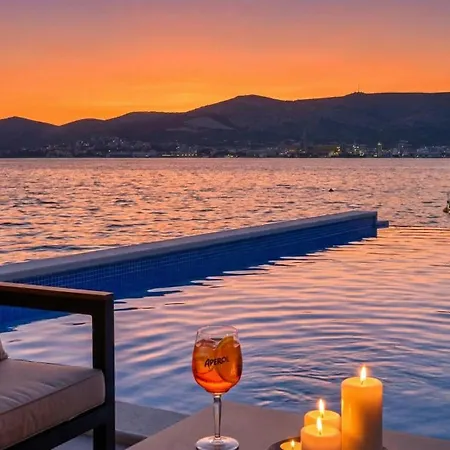 Palace Al Nera Seafront 2 Pools