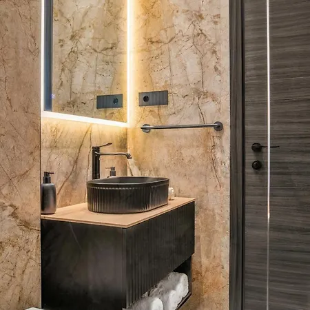 Deluxe Villa Palace Nera SEAFRONT 2 POOLS&SPA *
