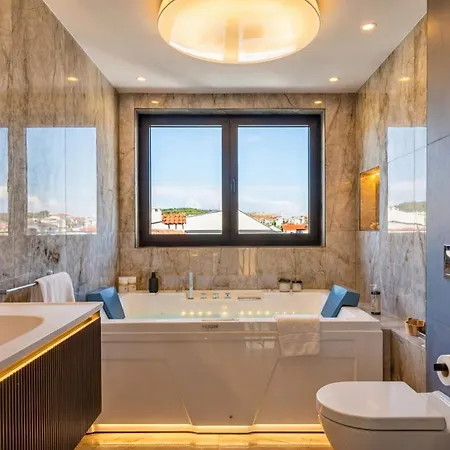 Deluxe Villa Palace Nera Seafront 2 Pools & Spa Villa