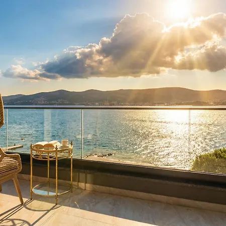 Villa Deluxe Villa Palace Nera Seafront 2 Pools & Spa *