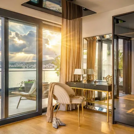 Villa Deluxe Villa Palace Nera SEAFRONT 2 POOLS&SPA *