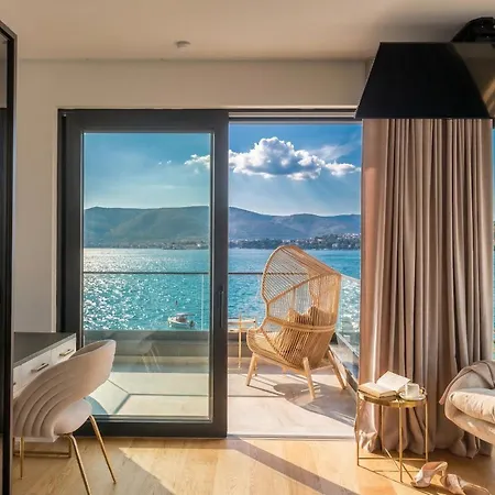 Villa Deluxe Villa Palace Nera Seafront 2 Pools & Spa Trogir