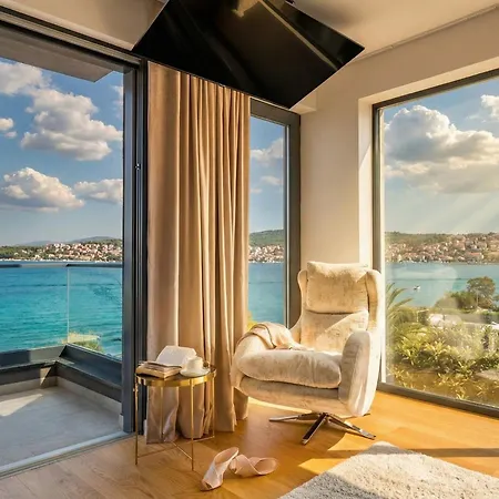 Deluxe Villa Palace Nera Seafront 2 Pools & Spa Villa Trogir