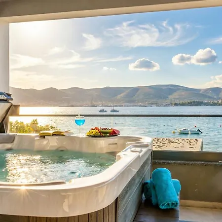Deluxe Villa Palace Nera Seafront 2 Pools & Spa Villa *
