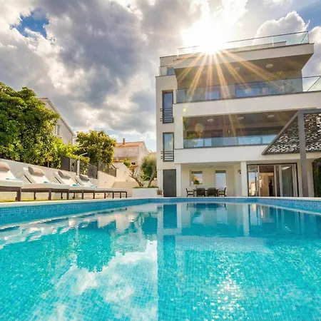 Villa Deluxe Villa Palace Nera SEAFRONT 2 POOLS&SPA *