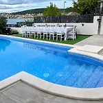 De Luxe Palace Al Nera 2 Swimming Pools At Sea Willa Trogir
