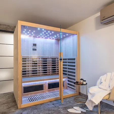 De Luxe Palace Al Nera 2 Swimming Pools At Sea Villa