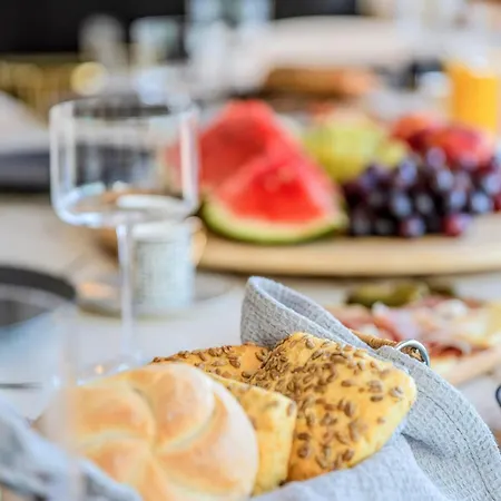 Villa De Luxe Palace Al Nera 2 Swimming Pools At Sea Traù